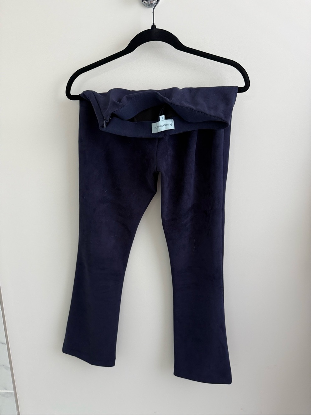 Tuckernuck Navy Cropped Flare Leggings